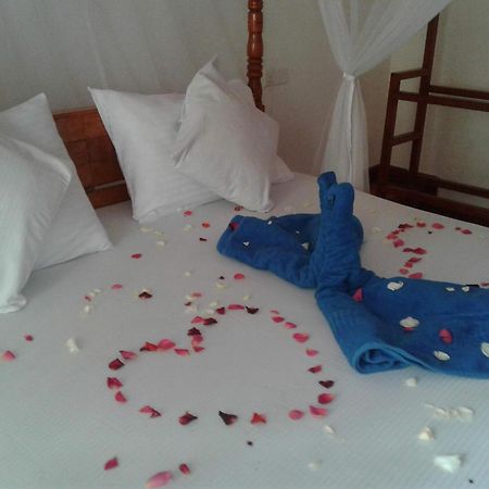 City Escape Hotel Ела Екстериор снимка