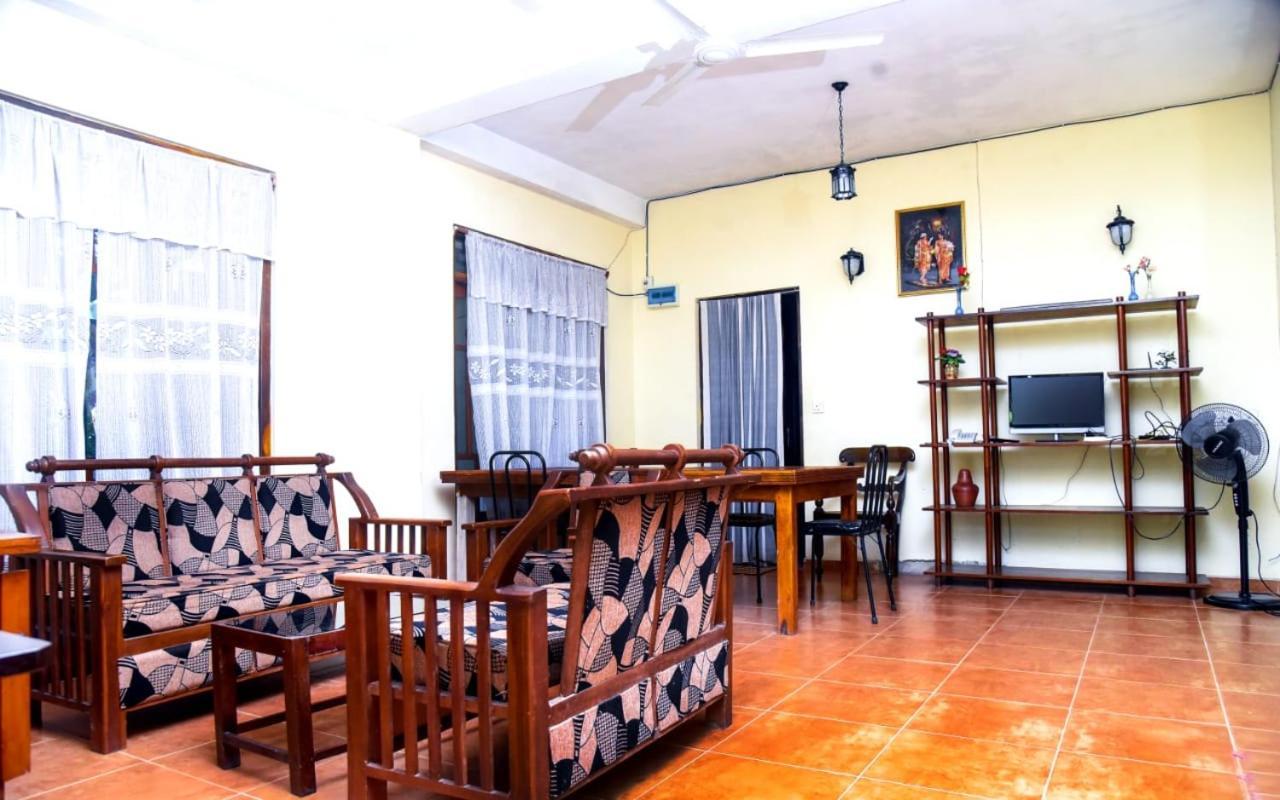 City Escape Hotel Ела Екстериор снимка