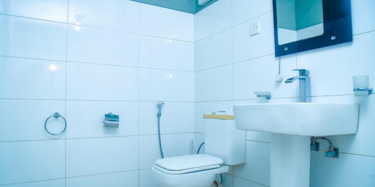 City Escape Hotel Ела Екстериор снимка
