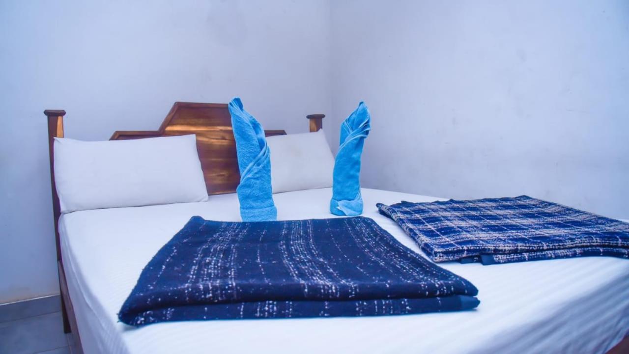 City Escape Hotel Ела Екстериор снимка