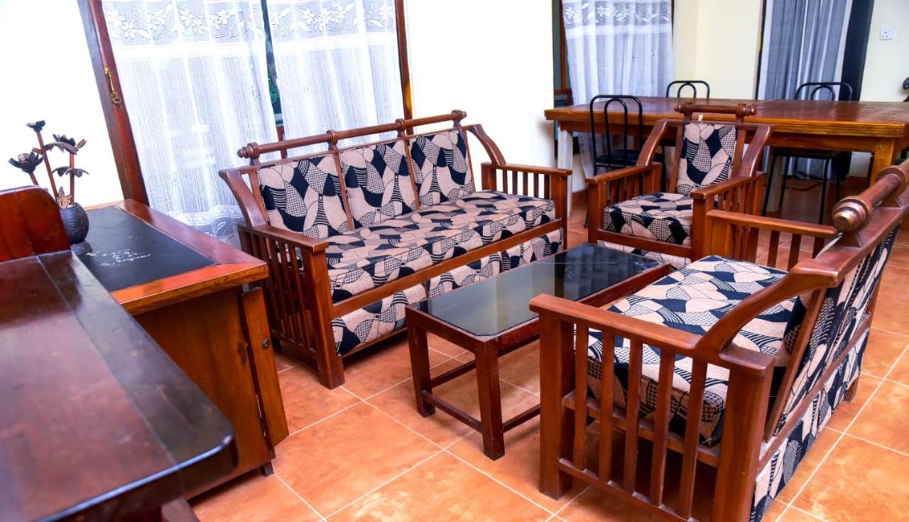 City Escape Hotel Ела Екстериор снимка