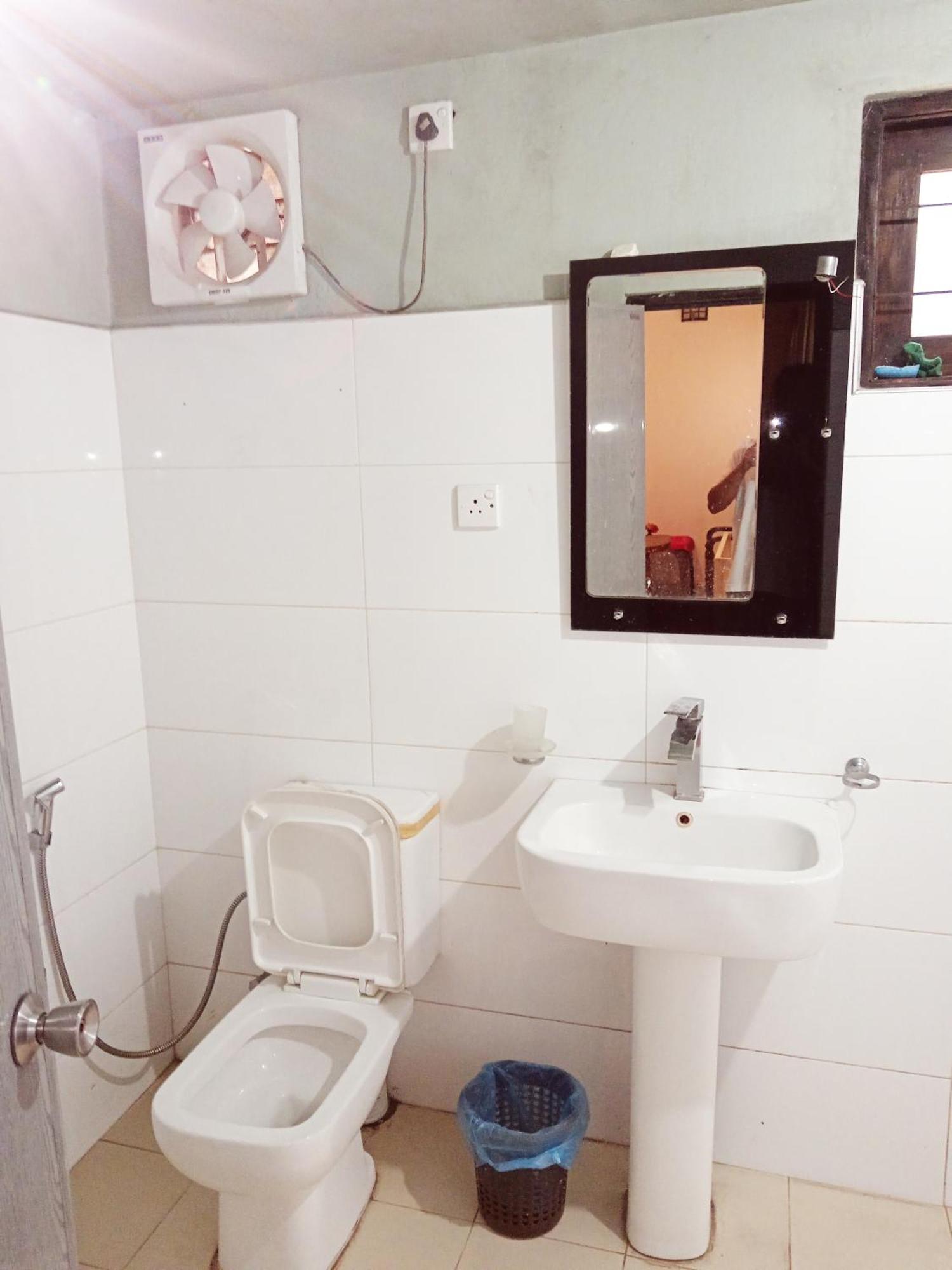 City Escape Hotel Ела Екстериор снимка