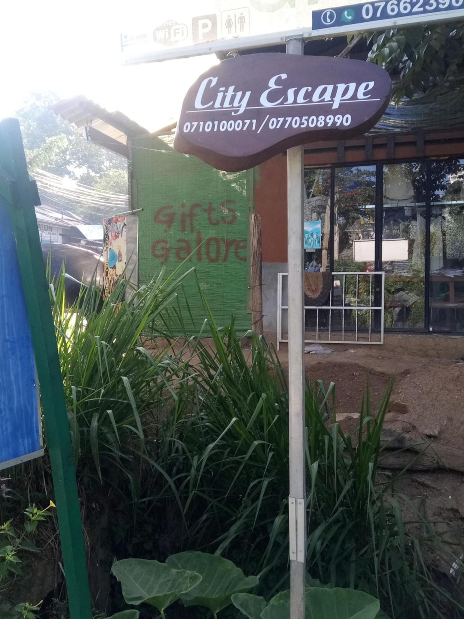 City Escape Hotel Ела Екстериор снимка